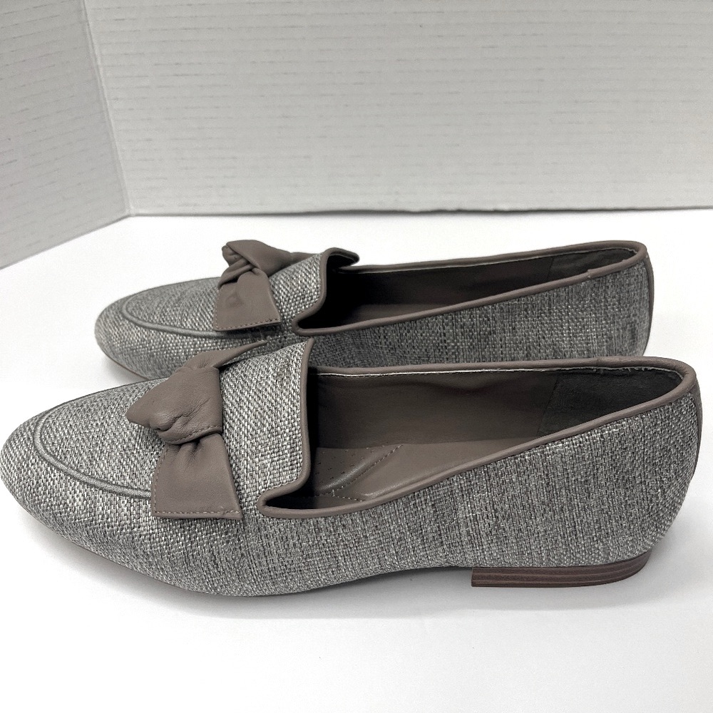 NWOT Alex Marie Gray and Taupe Bow Loafers - Picture 4 of 5